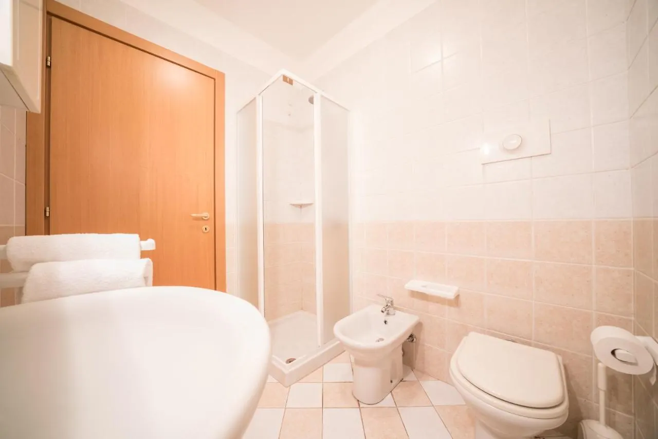 Gardappartamenti Cascinale Pool Desenzano del Garda 0*,