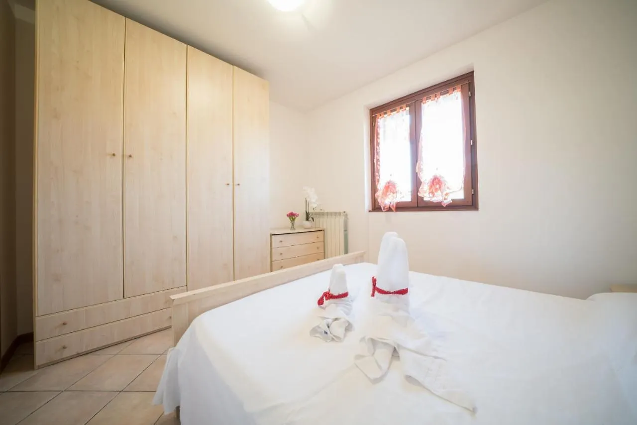 Appartamento Gardappartamenti Cascinale Pool Desenzano del Garda Italia