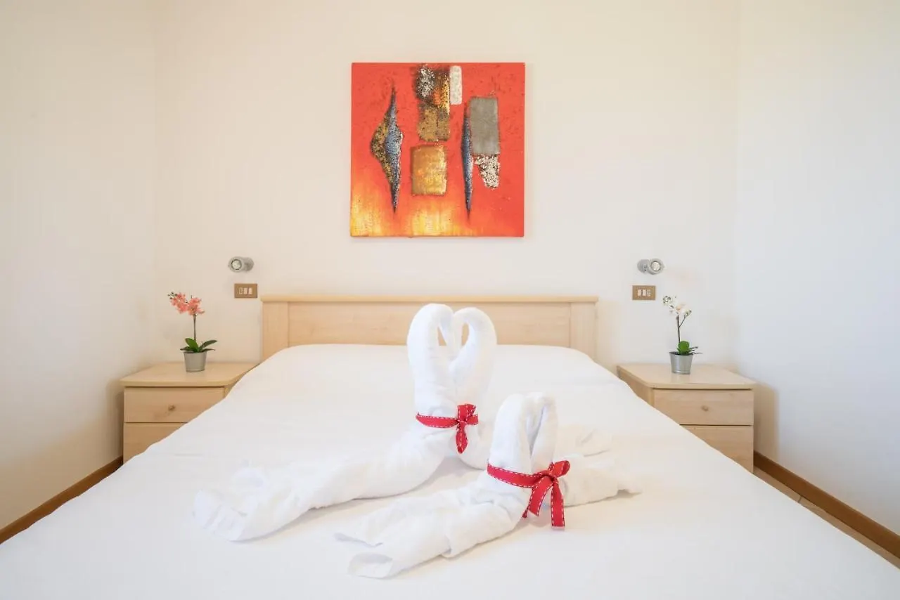 Appartamento Gardappartamenti Cascinale Pool Desenzano del Garda